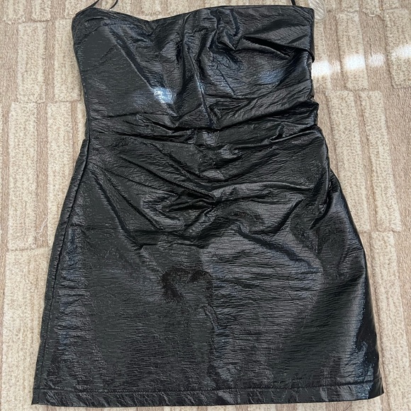 Bec & Bridge - Slick Rick dress as work by Kendall Jenner - Picture 2 of 7